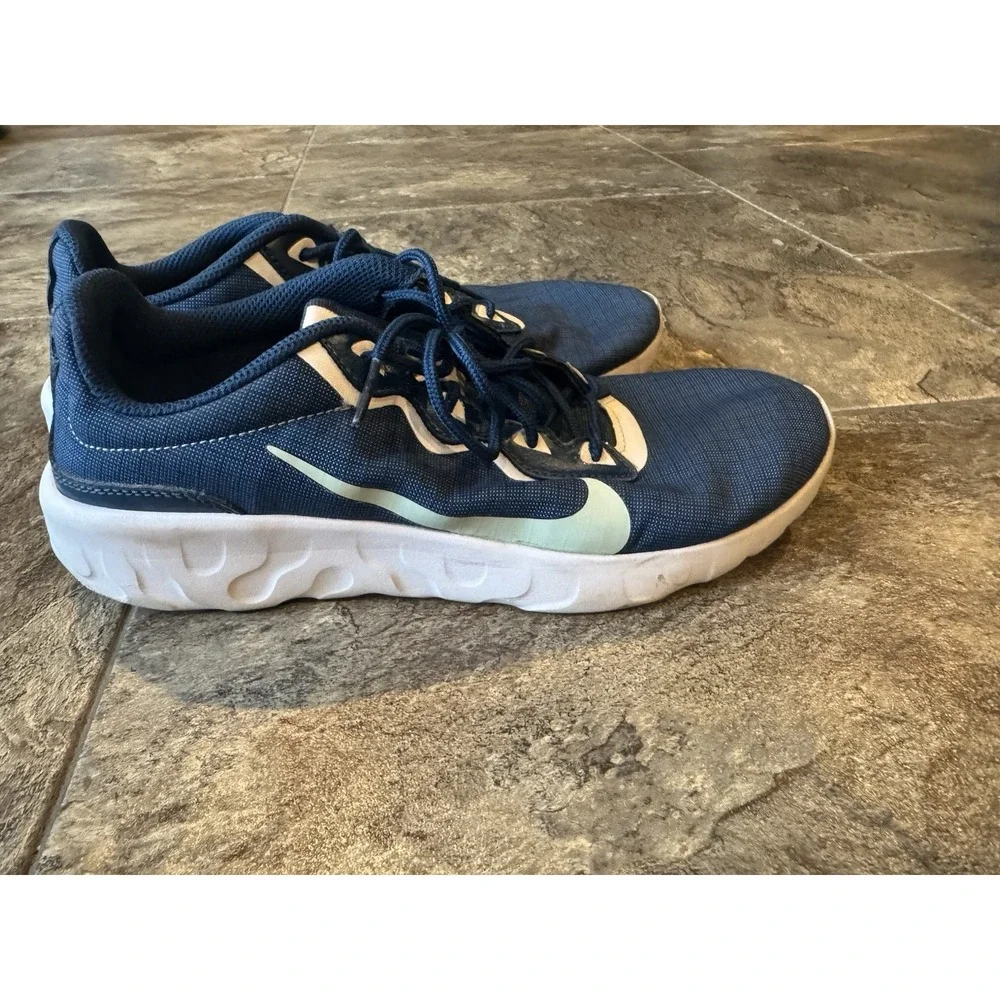 Nike Explore Strada‎ blue size 7.5 Women's Athletic Sneakers
